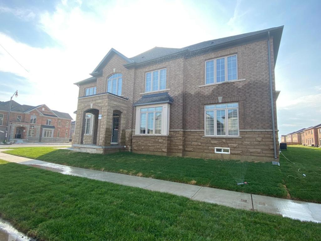 537 Veterans Dr Brampton On L7A 0C4 Villa Exterior foto