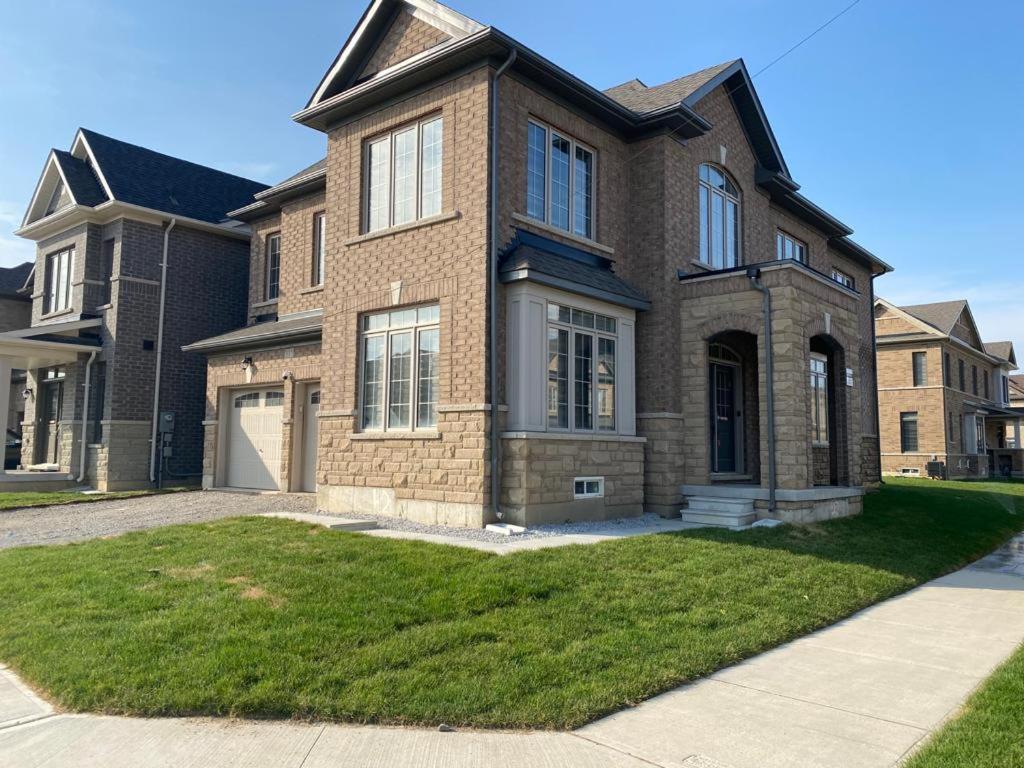 537 Veterans Dr Brampton On L7A 0C4 Villa Exterior foto